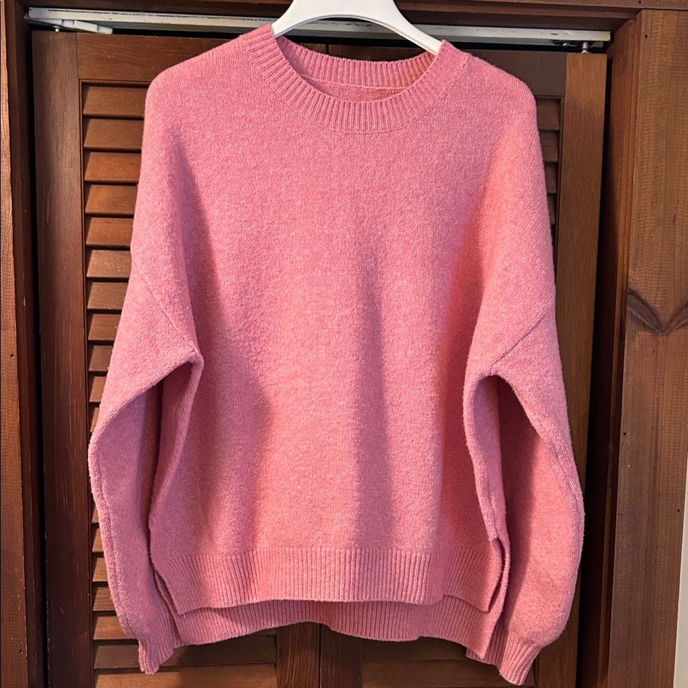 Classic Crewneck Sweater in Pink